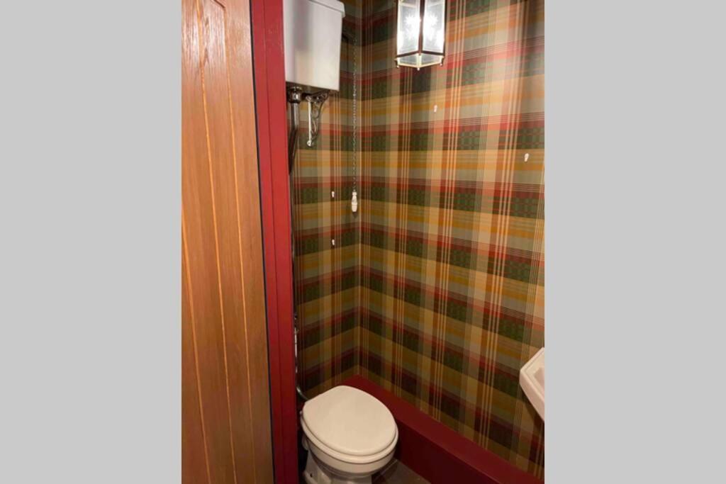 Cottage With Hot Tub In Pembrokeshire Haverfordwest Exterior photo